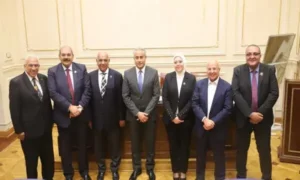 وزير القوي العاملة في مجلس الشيوخ