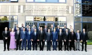 صورة جماعية مع وزير البترول 