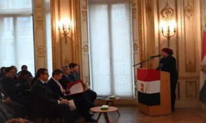 صور للمتحدثين في الجلسة الإفتتاحية