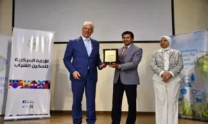وزير الشباب والرياضة أثناء التكريم