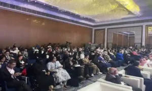 الحضور يستمعون لكلمة وزير الرياضة