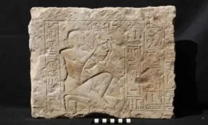 كشف أثري جديد بمنطقة معبد الملك رمسيس الثاني بأبيدوس يعود للعصر البطلمي