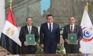 الدكتور خالد عبدالغفار يشهد توقيع تعاون بين اللجنة العليا للتخصصات الصحية والمجلس الصحي المصري
