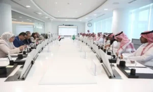 وزيرة الهجرة خلال إجتماعها بالمسئولين السعوديين