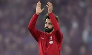 النجم المصري العالمي محمد صلاح حالياً بقميص ليفر بول