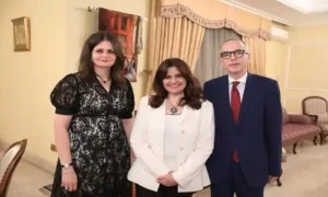 وزيرة الهجرة مع السفير أشرف الديب قنصل عام مصر في دبي