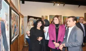 وزيرة الثقافة في معرض نجيب محفوظ بعد إفتتاحه