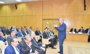 الأستاذ الدكتورعلي المصيلحي وزير التموين والتجارة الداخلية خلال الإجتماع