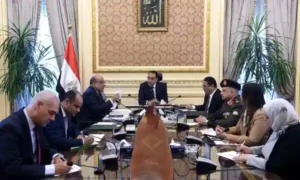 مدبولي يجتمع لبحث سبل استغلال احتياطات مصر من خام التنتالوم