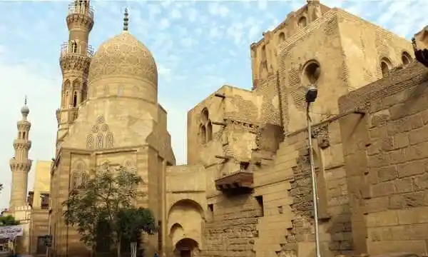 صور آثار منطقة الدرب الأحمر