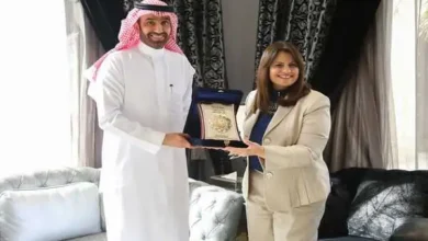 وزيرة الهجرة المصرية مع وزير الموارد البشرية السعودي