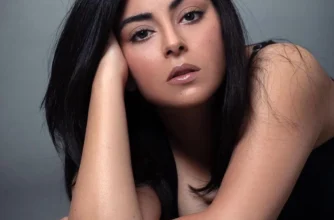 الفنانة نهي عابدين