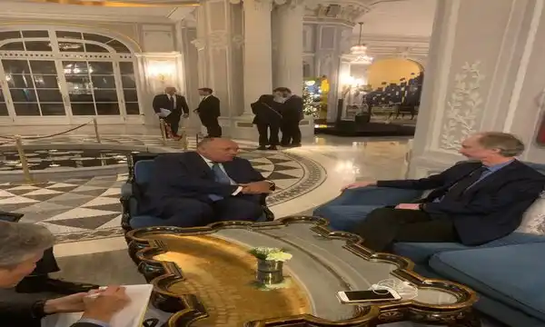 وزير الخارجية سامح شكري مع مبعوث الأمم المتحدة الخاص إلى سوريا