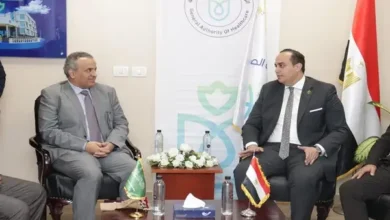 رئيس هيئة الرعاية الصحية مع الأمين العام لمجلس الضمان الصحي السعودي