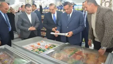 وزير التنمية المحلية ومحافظ كفر الشيخ في هايبر ماركت المنطقة الشمالية العسكرية للمواد الغذائية