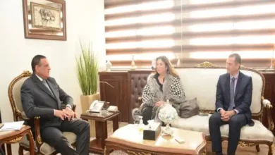 وزير التنمية المحلية ووفد برنامج الأمم المتحدة للمستوطنات البشرية يبحثان ملفات التعاون المشترك