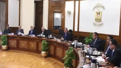 رئيس الوزراء خلال الإجتماع اليوم