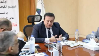 الدكتور خالد عبدالغفار وزير الصحة والسكان يترأس الإجتماع