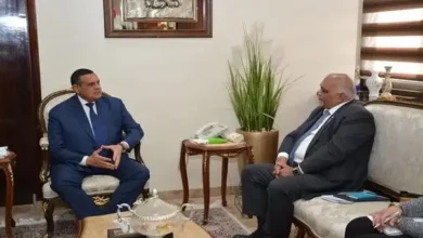وزير التنمية المحلية يبحث مع مدير برنامج الأغذية العالمي بالقاهرة ملفات التعاون المشترك 