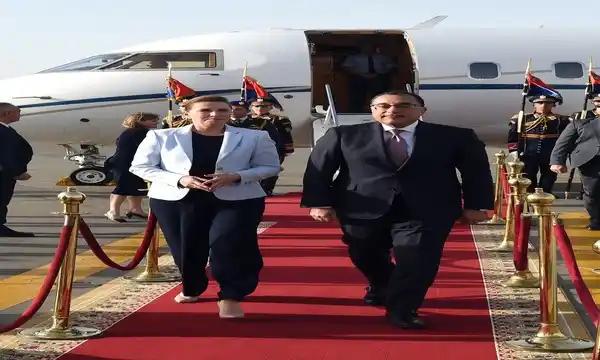 الجميلي أحمد يَكتُب : مدبولي يستقبل رئيسة وزراء الدنمارك بمطار القاهرة