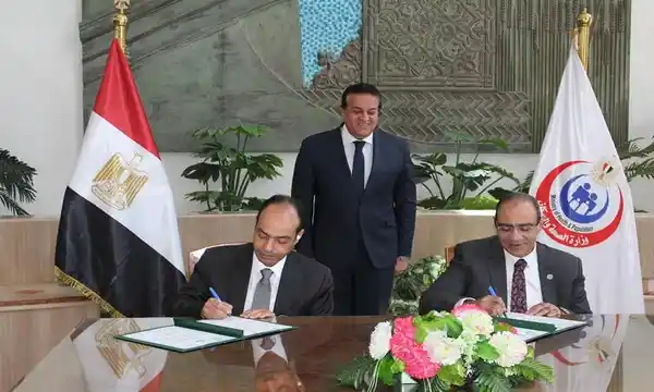 الدكتور خالد عبدالغفار يشهد توقيع تعاون بين اللجنة العليا للتخصصات الصحية والمجلس الصحي المصري