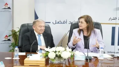 وزيرة التخطيط تلتقي وزير الاقتصاد الفلسطيني لبحث سبل التعاون