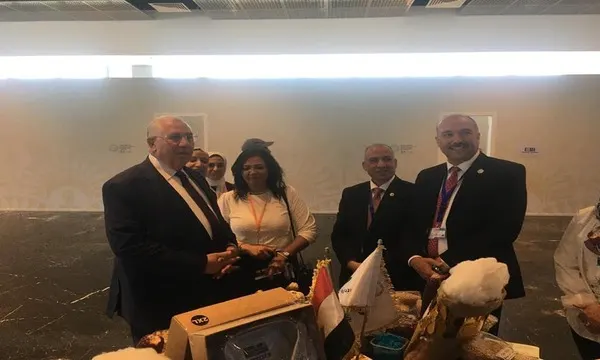 القصير يتفقد جناح الزراعة على هامش الاجتماعات السنوية لمجموعة البنك الأفريقى للتنمية بشرم الشيخ