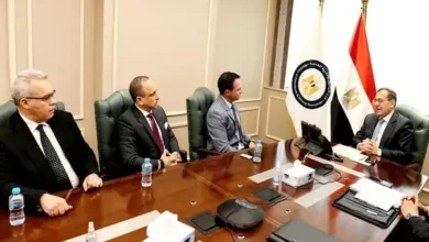وزير البترول يستقبل الرئيس التنفيذى الجديد لشركة هاليبرتون العالمية للقسم الشرقى من العالم