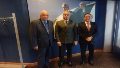 مندوب مصر لدى الأمم المتحدة يودّع وزير العمل بمطار جنيف الدولي
