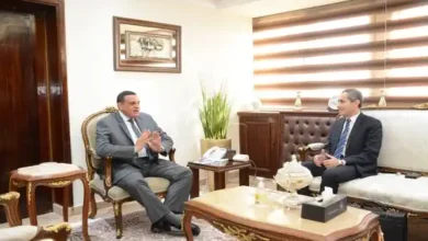 وزير التنمية المحلية مع محافظ الغربية