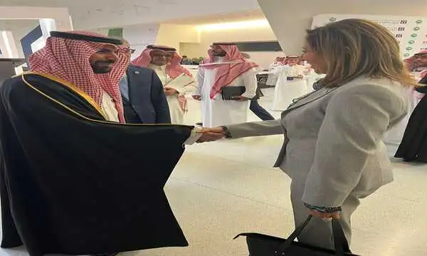 الدكتورة نيفين الكيلاني مع الأمير بدر بن عبدالله بن فرحان وزير الثقافة السعودي