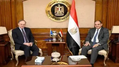 المهندس أحمد سمير وزير التجارة والصناعة والسفير كريستيان برجر سفير الاتحاد الأوروبي بالقاهرة