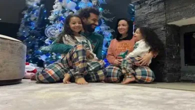 محمد صلاح يحتفل مع أسرته بأعياد رأس السنة
