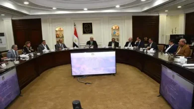 الدكتور عاصم الجزار وزير الإسكان خلال إجتماع اليوم