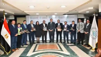 صورة للوفد البرلماني مع رئيس هيئة الرعاية الصحية