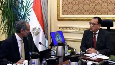 رئيس الوزراء مع وزير الاتصالات وتكنولوجيا المعلومات