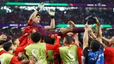 صورة من إحتفالات لاعبي المغرب بالفوز علي إسبانيا