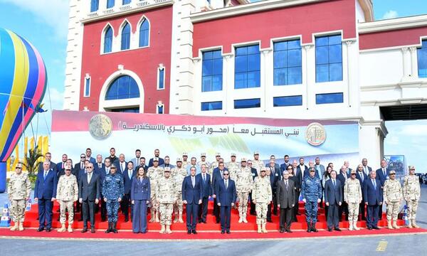 صورة جماعية مع رئيس الجمهورية في إفتتاح محور أبوذكري