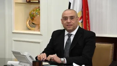 وزير الإسكان: دفع العمل بالمشروعات الخدمية والطرق بمدينة العبور الجديدة