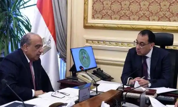 مدبولي يجتمع لبحث سبل استغلال احتياطات مصر من خام التنتالوم
