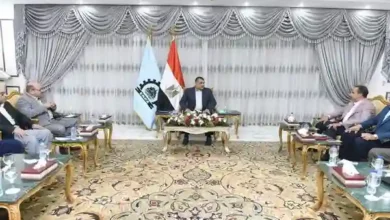 وزير الدولة للإنتاج الحربى يتفقد مصنع إنتاج وإصلاح المدرعات