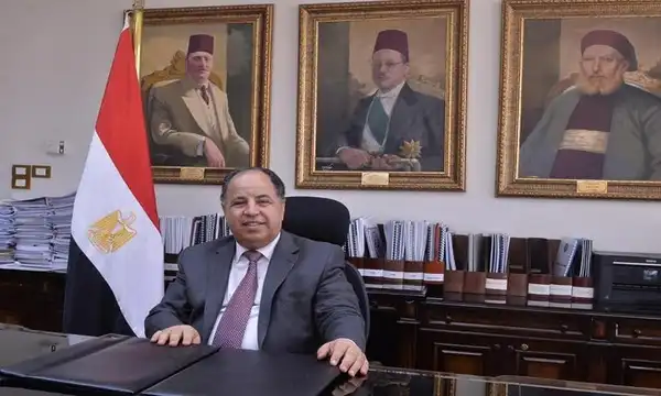 وزير المالية : تسريع وتيرة العمل لإنهاء إجراءات استيراد سيارات المصريين بالخارج