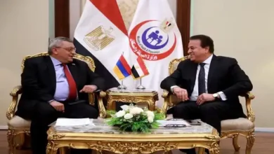 وزير الصحة وسفير أرمينيا يبحثان إعادة تفعيل اتفاقيات التعاون الموقعة بين البلدين في المجال الصحي